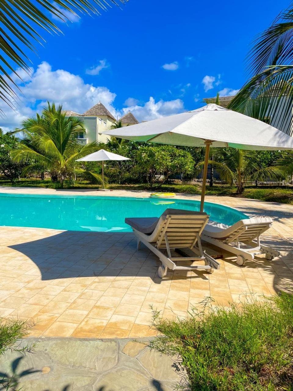 White Villa - Paparemo Beach Watamu Exterior photo